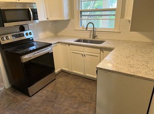 1211 Meadow Lake Ter, Kansas City, MO 64114
