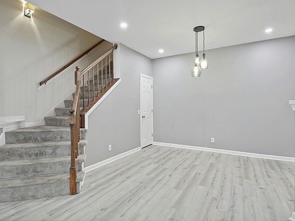 3rd image of 77 Bradford Commons Ln #77