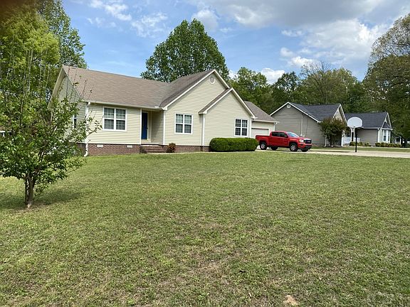 2nd image of 81 Candlewick Dr