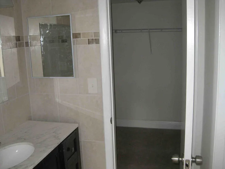 3432 NW 86th Way — Photo 4