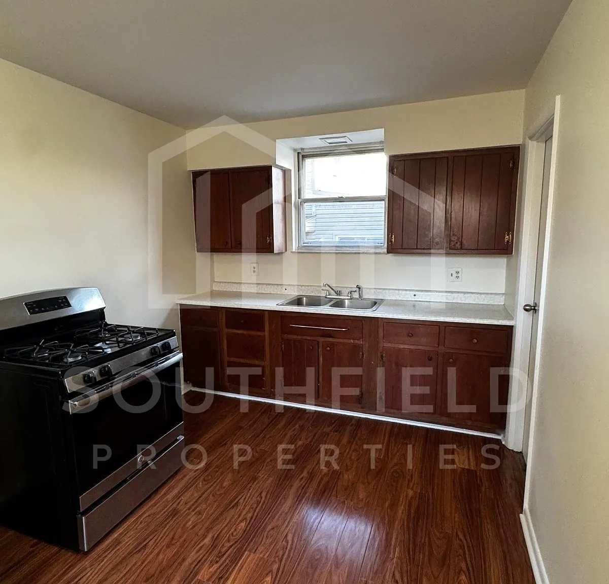3735 Lovell Avenue - 3 — Photo 2