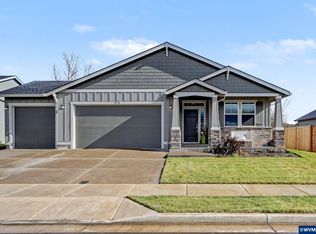 215 Walnut St, Mount Angel, OR 97362