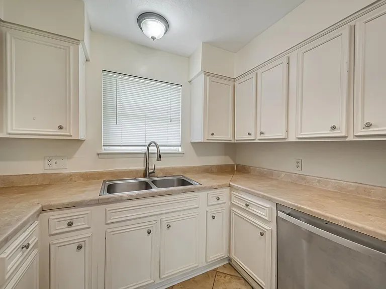 3702 Malone Dr — Photo 14