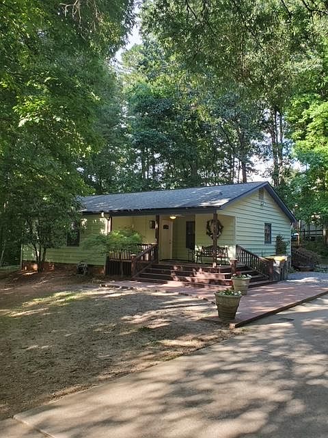 Front of house from driveway