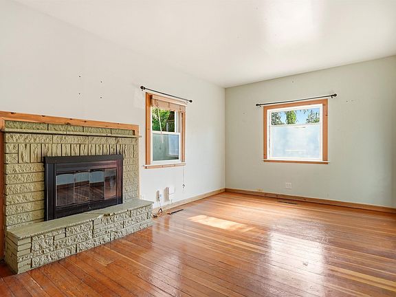 4th image of 1023 Washington Ave