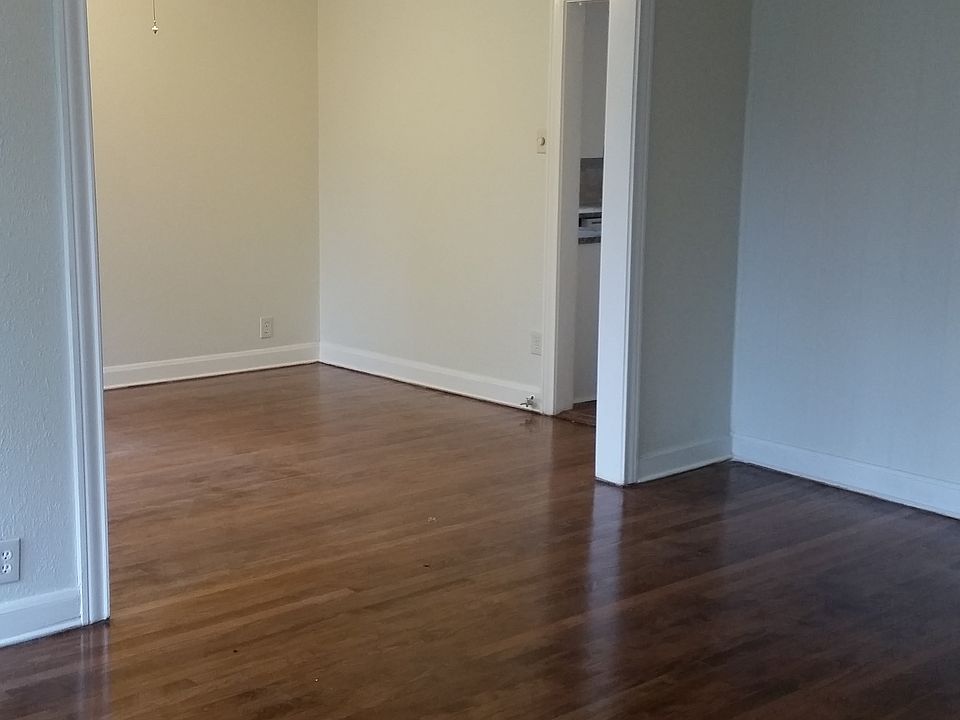 1st image of 318 Camellia Dr
