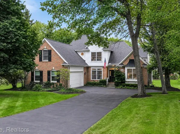 6825 Cranville Ct, Clarkston, MI 48348