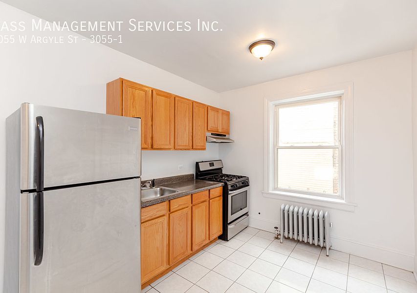1st image of 3055 W Argyle St APT 1