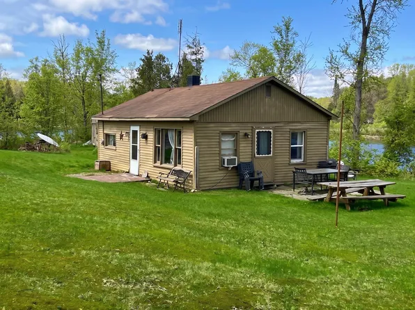 5641 Lakeside Dr, Gladwin, MI 48624