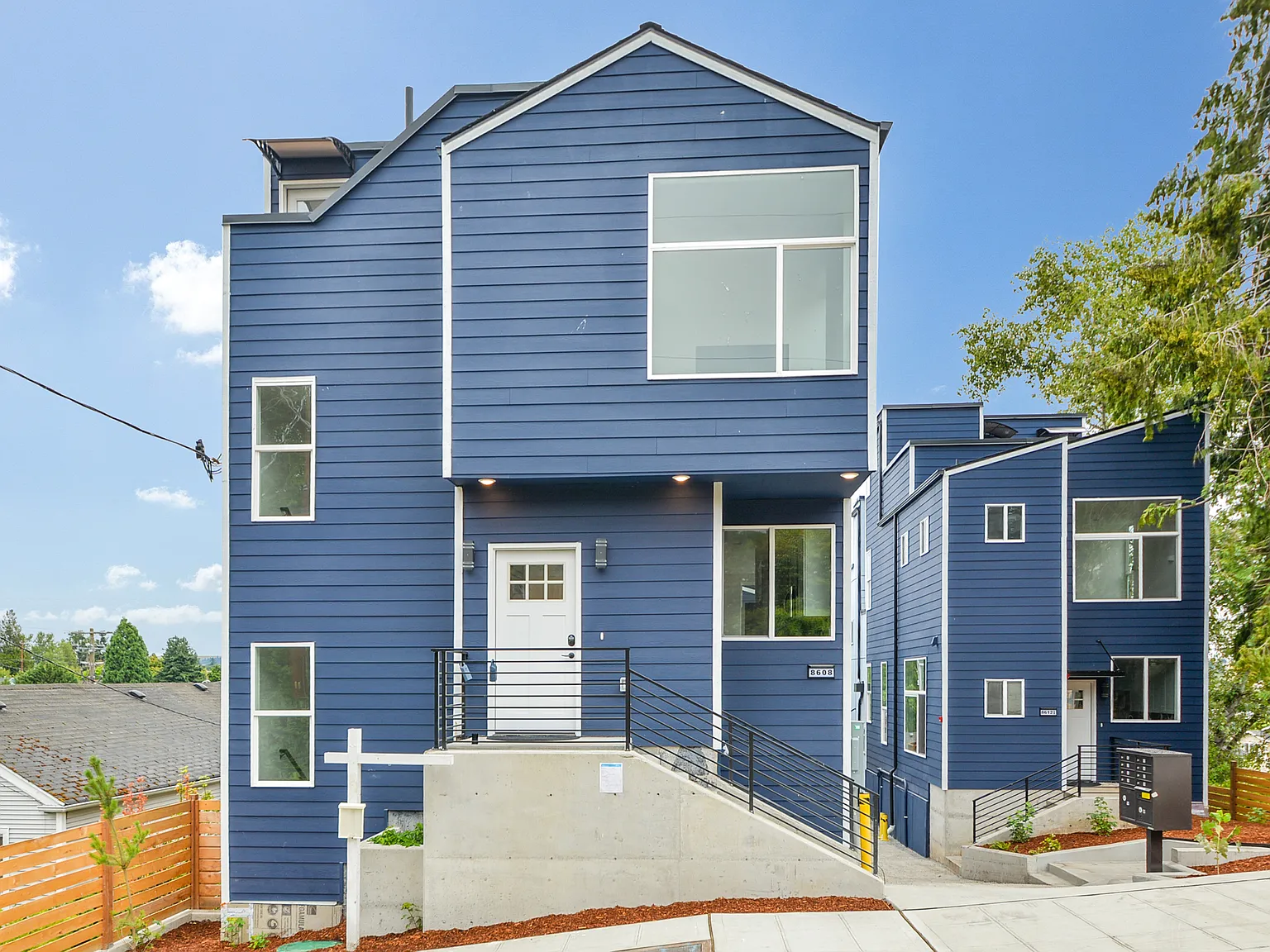 3 bed, 1886 sqft, $4,200 — Photo 1