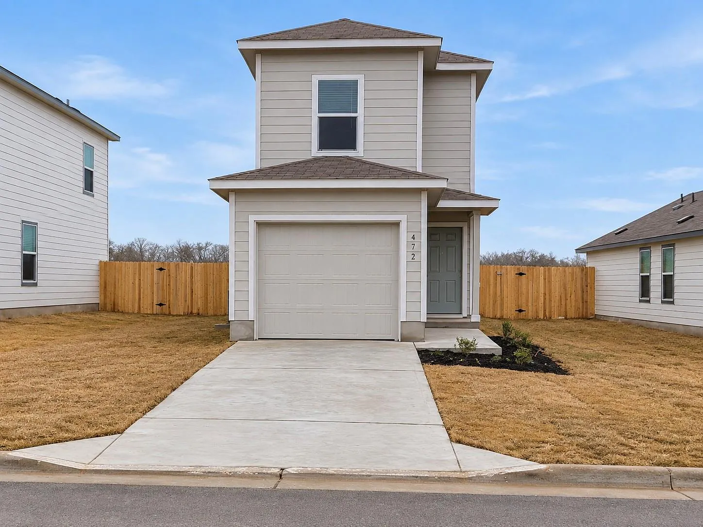 3 bed, 2.5 bath, 1462 sqft, $1,700 — Photo 3