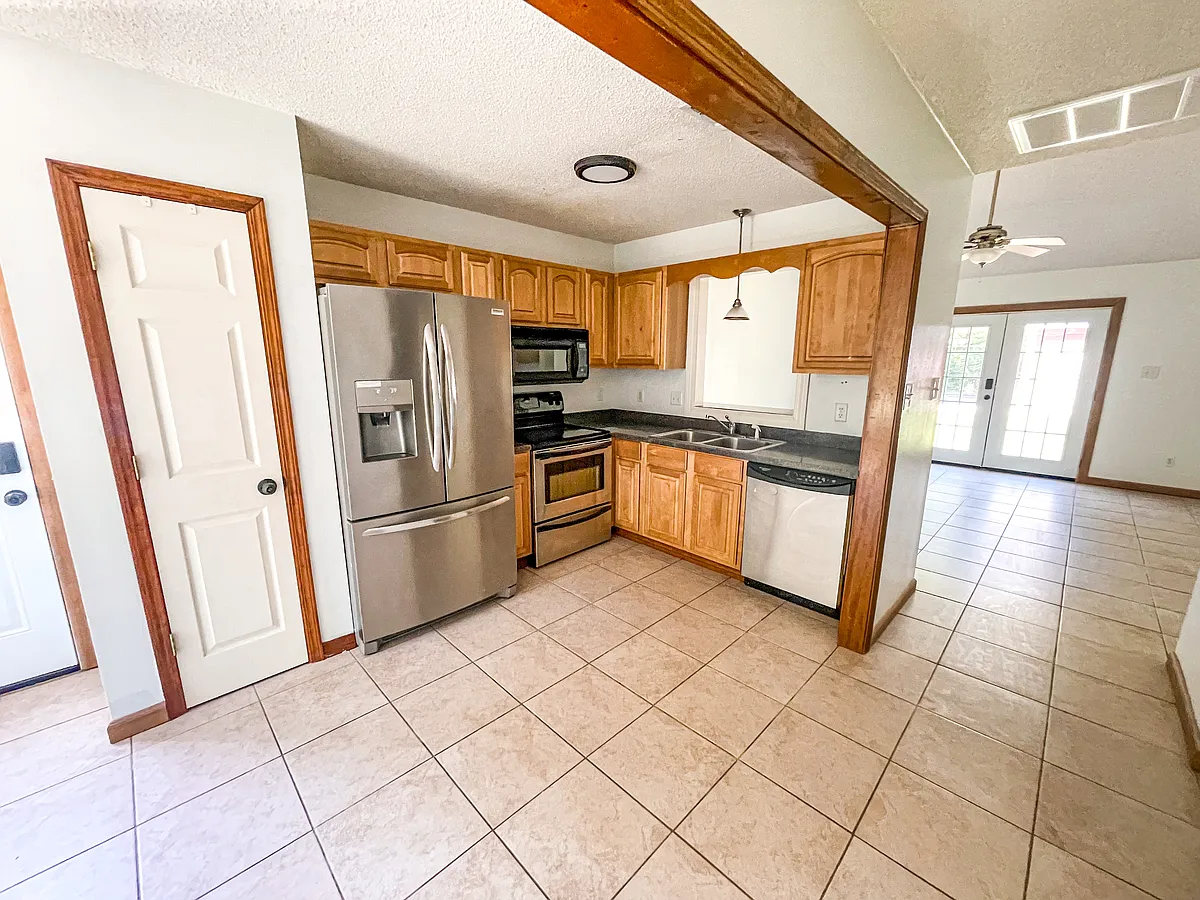 Kitchen - 11287 Creel Cir
