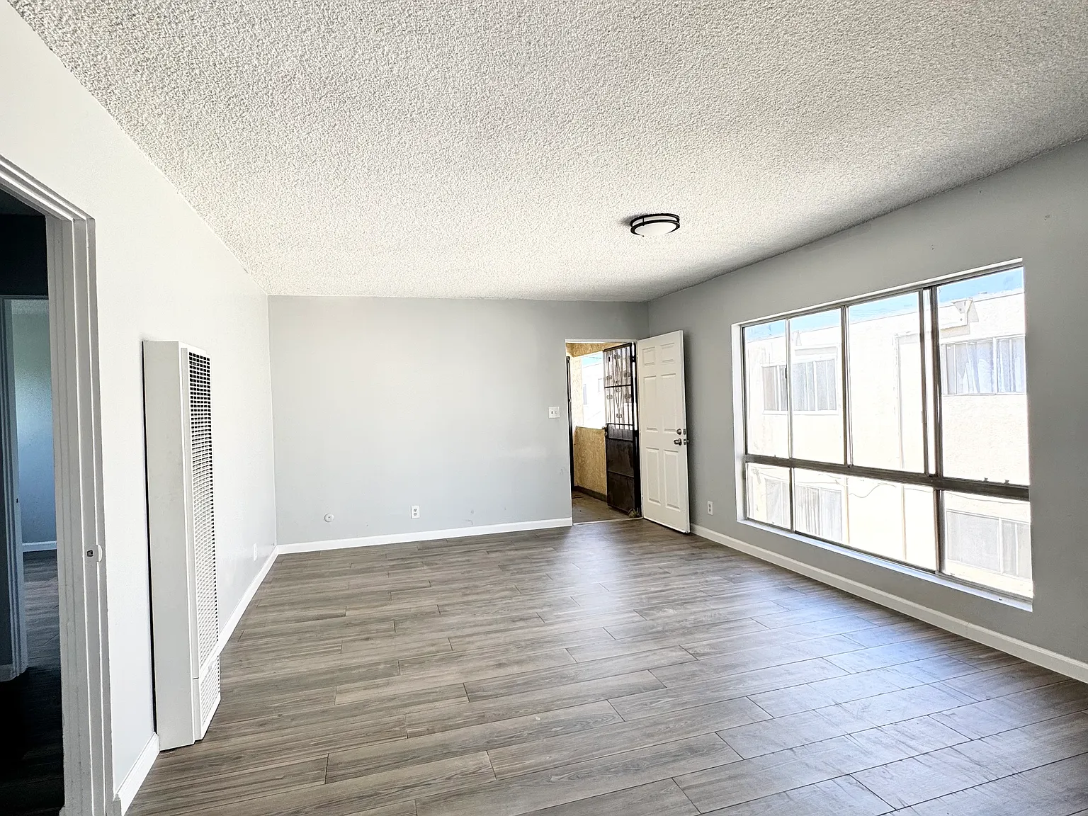 2 bed, 1.5 bath, 800 sqft, $2,249 — Photo 3