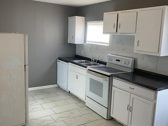 5th image of 8307 E 114th Ter