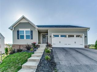 212 Saddle Ridge Dr, Oakdale, PA 15071