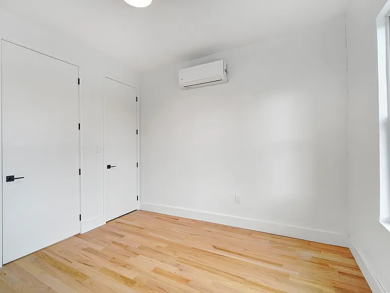 151 Williams Ave #2L — Photo 7