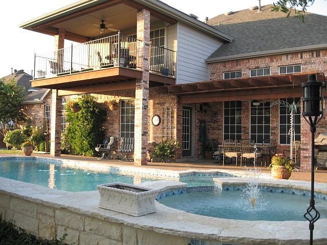Beautiful Pool/Spa and Balcony