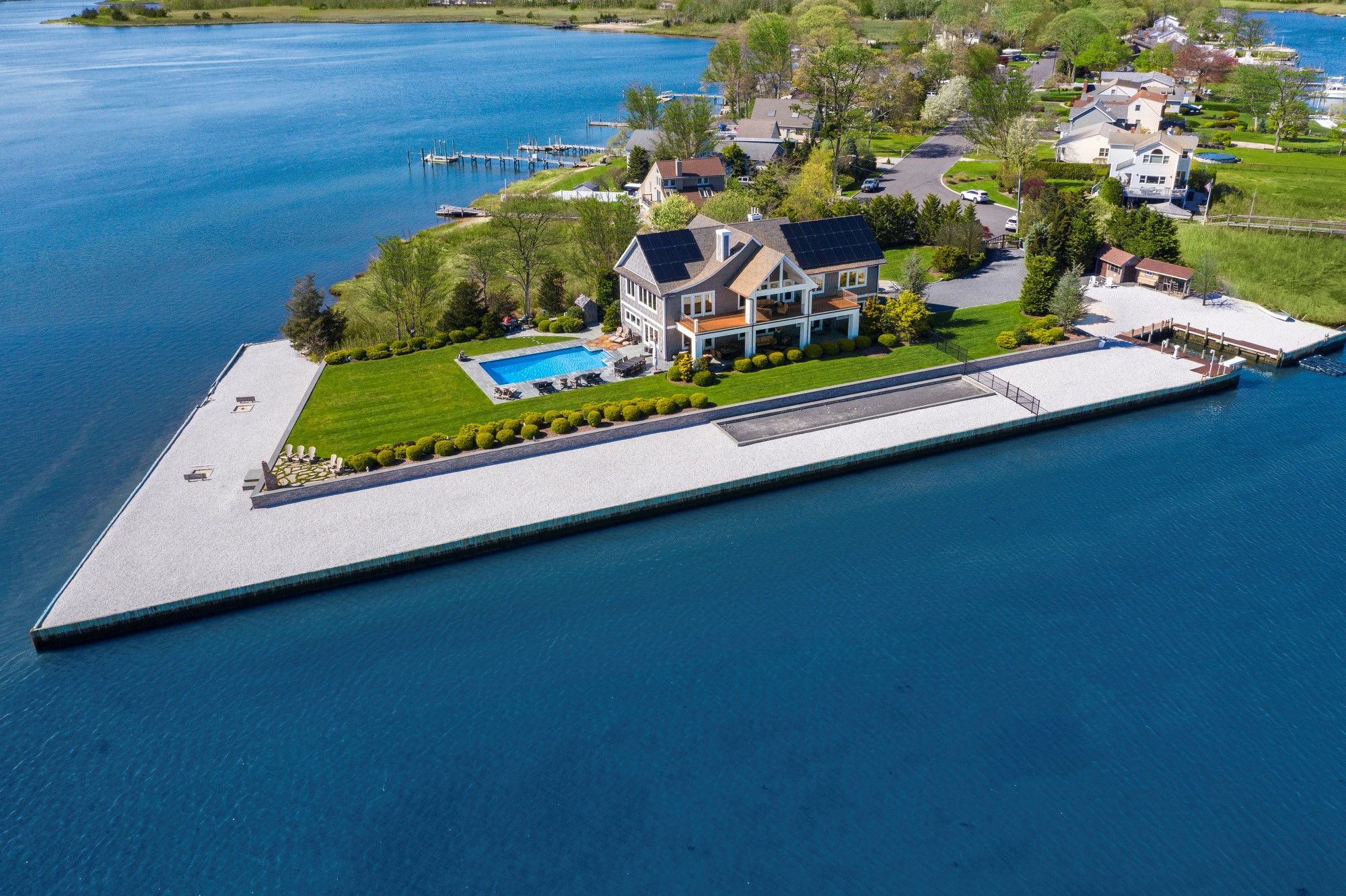 150 Crystal Beach Blvd in Moriches Out East