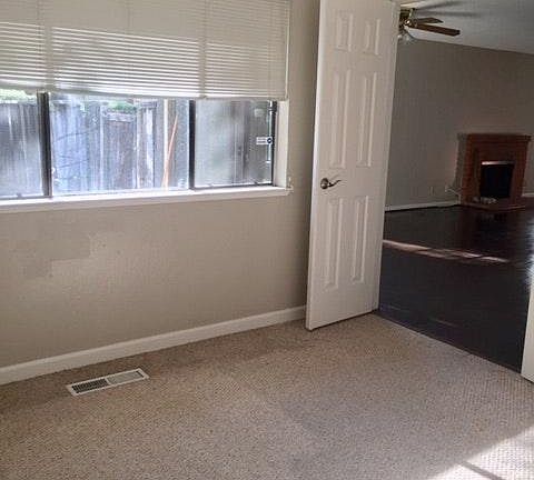 3rd image of 18372 Carriage Dr