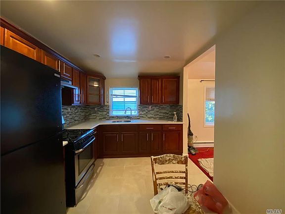 3rd image of 105-22 Princeton St Floor 2
