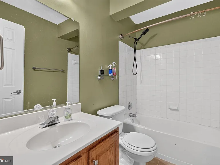 13016 Pilgrims Inn Dr — Photo 38