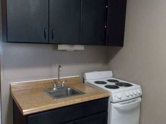 5th image of 315 Ballpark Dr Unit 105