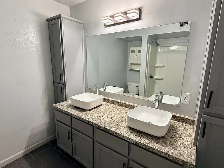 1418 E Kuns Ct — Photo 8