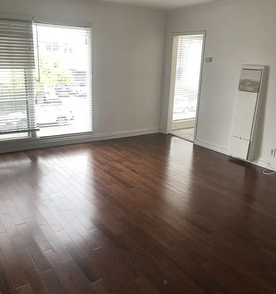 8360 Blackburn Ave #4 — Photo 1