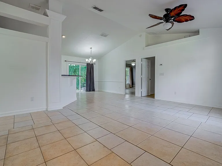 942 Whisler Ct — Photo 10