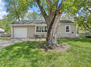 4003 68th St, Urbandale, IA 50322