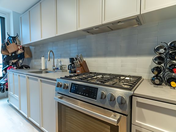 4th image of 111 Montgomery St APT 6C