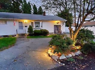 14 Cannon St, Cranston, RI 02920