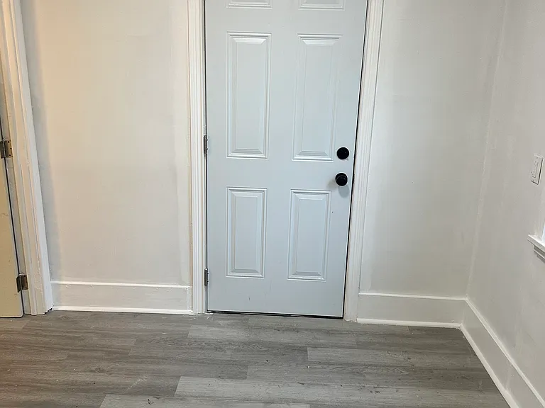 408 Township Ave — Photo 7