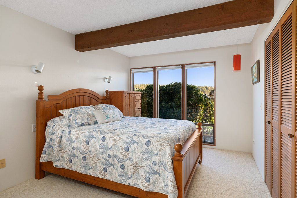 Oak Harbor, WA 98277