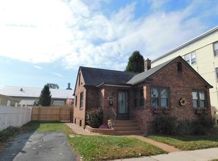 15 Hope St, Chicopee, MA 01013