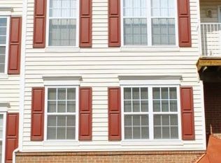 2480 Angeline Dr APT 104, Herndon, VA 20171