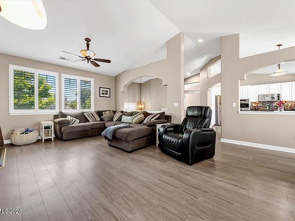 5th image of 7452 Adelaide Ct
