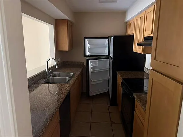 3 bed, 1247 sqft, $1,300 — Photo 1