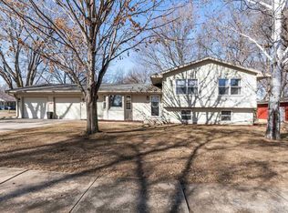 1513 S Dale Dr, Sioux Falls, SD 57110