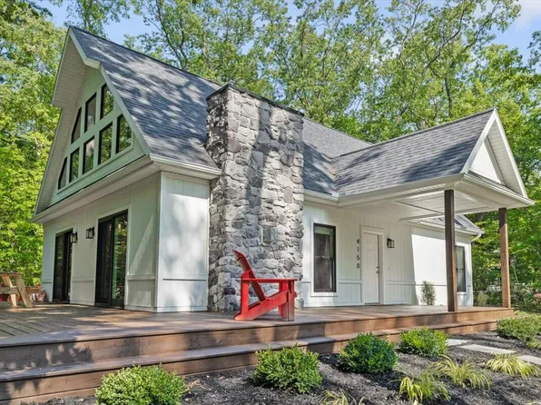 4150 Comanche Trl, Michiana Vlg, MI 49117