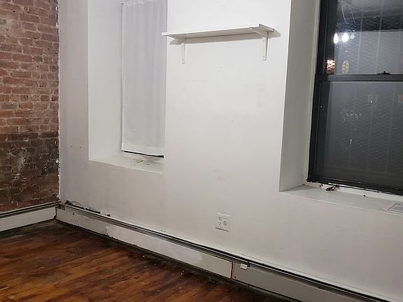 4th image of 148 Quincy St #1