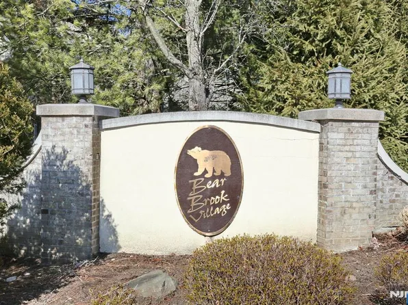 621 Linderman Ln, Montvale, NJ 07645