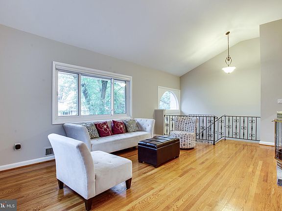 5th image of 1822 Panarama Ct
