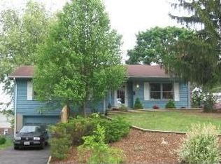 704 11th St, Radford, VA 24141