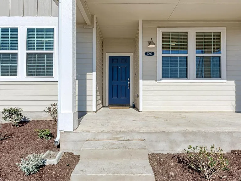 1209 Goforth Rd — Photo 4