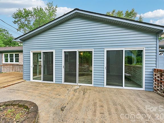 4th image of 1621 N Oak Dr
