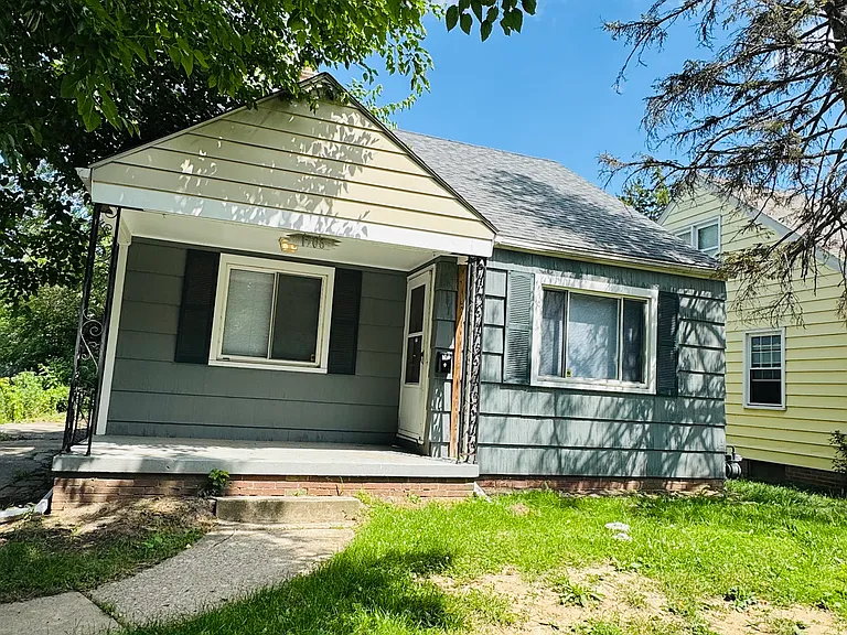 1706 Perth St — Photo 1