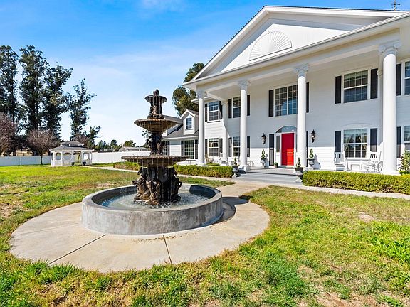 3rd image of 4845 Hessel Road
