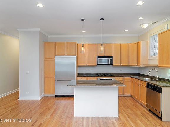 4th image of 1144 N Wood St #1N