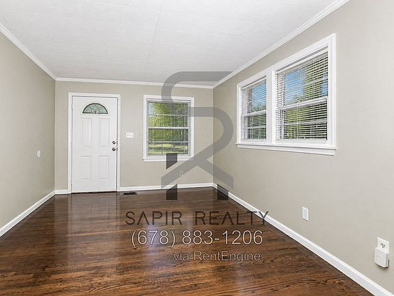 3rd image of 225 Glenrose Cir SW